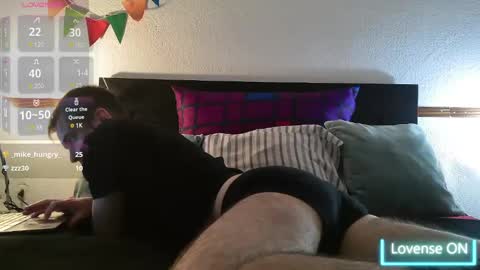 Snapshot of maskbaby2 chatting on March 12, 11:01 pm greenhot2 online show from March 12, 11:01 pm