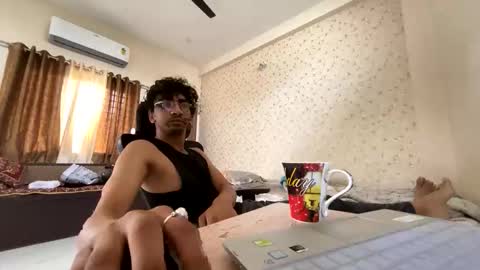 maskboyz2003 online show from October 9, 2:42 am