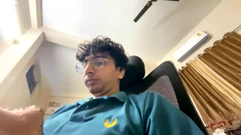 maskboyz2003 online show from October 17, 5:37 pm