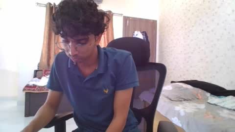 Mask Boy online show from October 18, 5:54 am