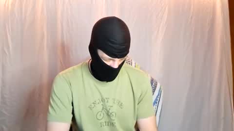 Snapshot of maskedyogaman chatting on February 16, 3:02 am maskedyogaman online show from February 16, 3:02 am