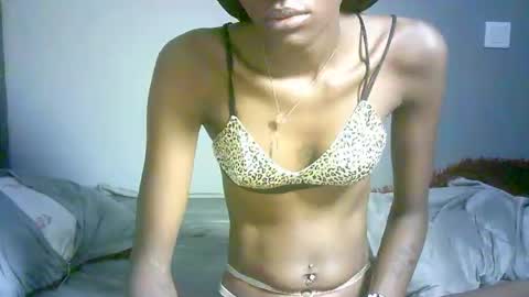 maskgang001 online show from February 4, 2:06 am