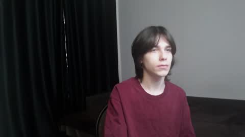 Snapshot of masonsilver_ chatting on May 3, 8:42 am masonsilver_ online show from May 3, 8:42 am