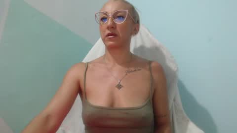 massiel ferreti online show from April 13, 11:21 pm