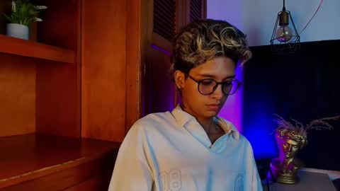   online show from September 23, 4:26 am