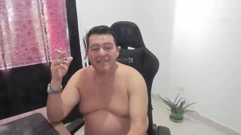 Snapshot of massimo_danger chatting on October 20, 6:52 pm massimo_danger online show from October 20, 6:52 pm