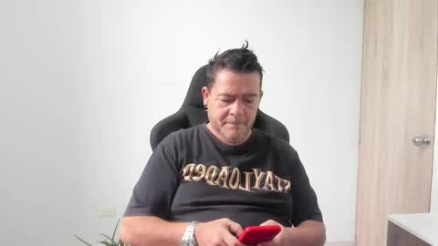 Snapshot of massimo_danger chatting on October 23, 1:21 pm massimo_danger online show from October 23, 1:21 pm