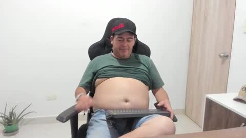 Snapshot of massimo_danger chatting on November 2, 9:00 am massimo_danger online show from November 2, 9:00 am