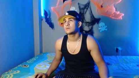 massimo_vidal online show from October 25, 5:19 pm