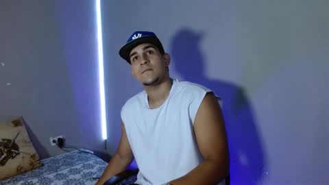 massimo_vidal online show from November 14, 11:57 pm