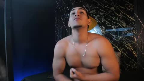 massimo_vidal online show from May 20, 1:50 pm