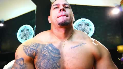 massimowalton2 online show from November 15, 2:02 pm