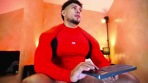 massimowalton2 online show from May 25, 3:23 am