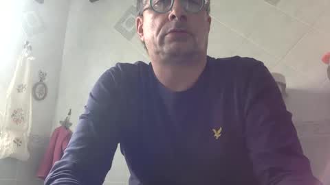 Snapshot of massimoxsempre chatting on December 13, 10:08 am massimoxsempre online show from December 13, 10:08 am