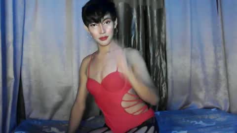 Snapshot of massive_cumboy chatting on December 13, 1:22 pm Miss Sweet LUNA 3 online show from December 13, 1:22 pm