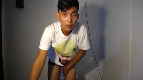 Snapshot of massive_cumboy chatting on April 22, 5:32 am Miss Sweet LUNA 3 online show from April 22, 5:32 am