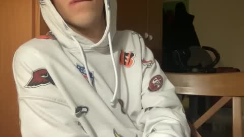 massiverob99 online show from April 17, 4:21 pm