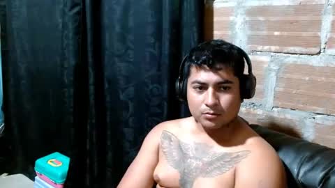 Snapshot of master_aron chatting on November 18, 6:45 pm master_aron online show from November 18, 6:45 pm