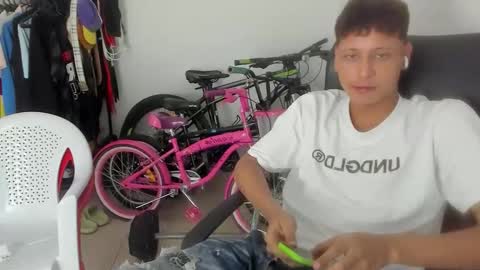 Snapshot of master_billy1 chatting on May 3, 6:19 am master_billy1 online show from May 3, 6:19 am