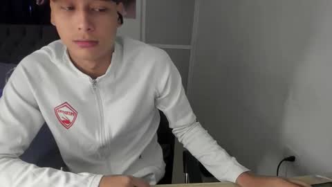 Snapshot of master_billy1 chatting on June 6, 5:50 pm master_billy1 online show from June 6, 5:50 pm