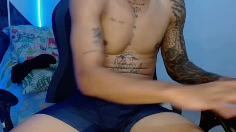 Snapshot of master_black777 chatting on October 1, 7:20 pm master_black777 online show from October 1, 7:20 pm