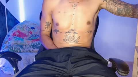 Snapshot of master_black777 chatting on October 14, 12:17 pm master_black777 online show from October 14, 12:17 pm