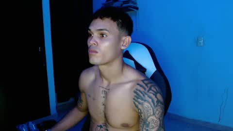 master_black777 online show from April 12, 1:54 am