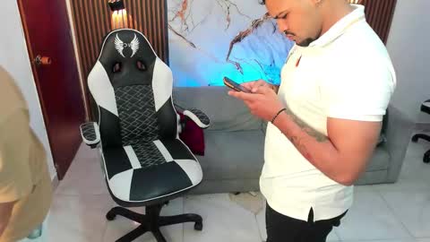 master_javi online show from September 19, 5:53 am