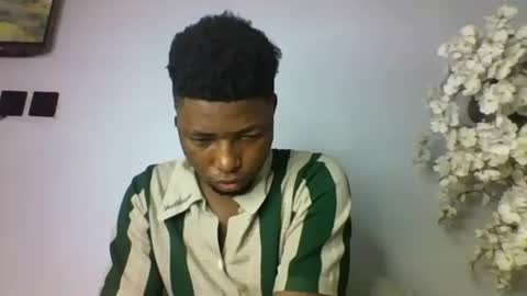 Snapshot of master_kael chatting on December 16, 10:37 pm Master Kael online show from December 16, 10:37 pm