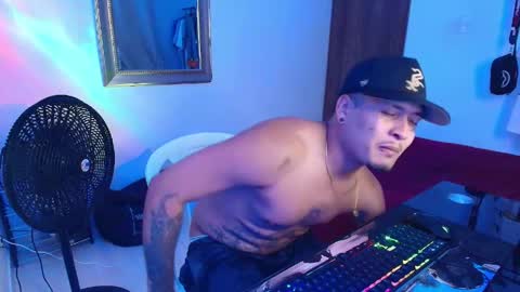 master_nauthy12boy online show from June 3, 4:48 am
