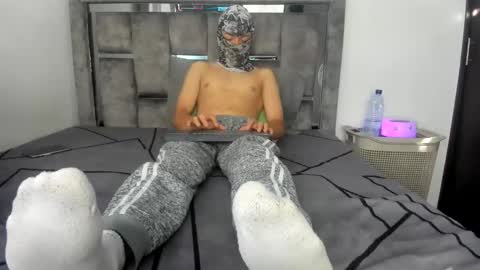 Snapshot of master_ruthless77 chatting on February 19, 12:34 pm Master Leo online show from February 19, 12:34 pm