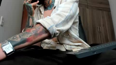 steven  online show from November 19, 4:51 pm