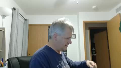 Snapshot of master_thorn chatting on November 16, 3:56 am Master Thorn online show from November 16, 3:56 am