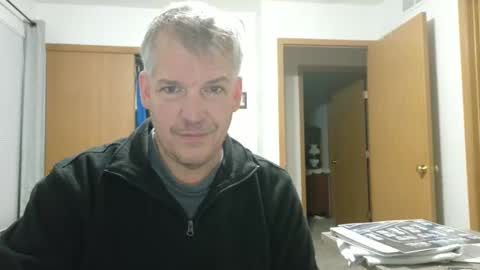 Snapshot of master_thorn chatting on November 19, 4:01 am Master Thorn online show from November 19, 4:01 am