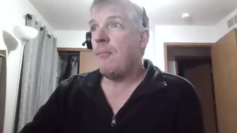 Snapshot of master_thorn chatting on December 18, 3:01 am Master Thorn online show from December 18, 3:01 am