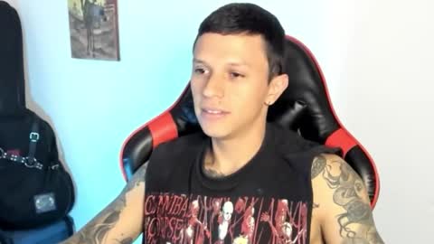 Snapshot of masterdave7 chatting on February 18, 5:42 pm Dave online show from February 18, 5:42 pm