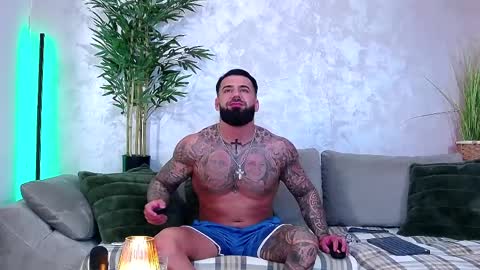 masterkingofmuscle online show from April 6, 10:00 pm