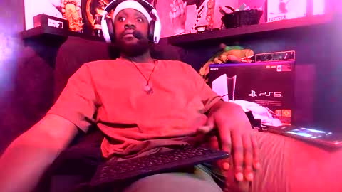 Snapshot of mastermarvel22 chatting on February 23, 3:48 am BlackMarvel online show from February 23, 3:48 am