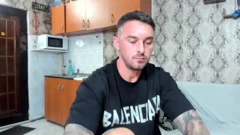 Snapshot of mastermusclejon chatting on July 19, 7:28 pm Jon online show from July 19, 7:28 pm