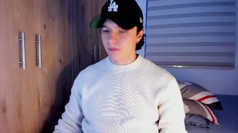 Snapshot of mastrangelo_x chatting on June 27, 5:01 am mastrangelo_x online show from June 27, 5:01 am