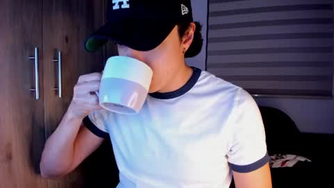 Snapshot of mastrangelo_x chatting on July 16, 3:01 am mastrangelo_x online show from July 16, 3:01 am