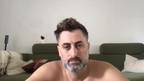 Snapshot of mat_johof chatting on October 21, 1:23 pm mat_johof online show from October 21, 1:23 pm