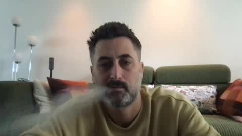 Snapshot of mat_johof chatting on November 12, 10:04 am mat_johof online show from November 12, 10:04 am