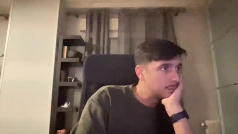 Snapshot of matahavi chatting on November 2, 9:28 pm Aaron online show from November 2, 9:28 pm