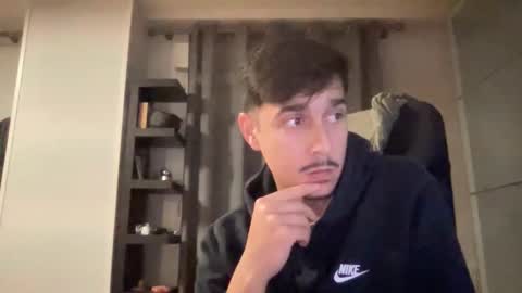 Snapshot of matahavi chatting on December 16, 9:53 pm Aaron online show from December 16, 9:53 pm