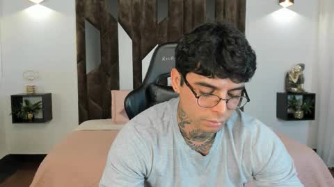 mateo_dilucajs1 online show from September 16, 7:48 pm