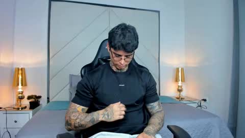 mateo_dilucajs1 online show from September 22, 7:49 pm