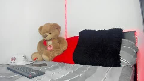 Snapshot of mateo_escobar chatting on October 19, 2:07 pm mateo_escobar online show from October 19, 2:07 pm