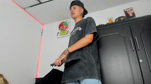 Snapshot of mateo_escobar chatting on November 1, 7:27 pm mateo_escobar online show from November 1, 7:27 pm