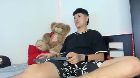 Snapshot of mateo_escobar chatting on November 4, 7:02 pm mateo_escobar online show from November 4, 7:02 pm